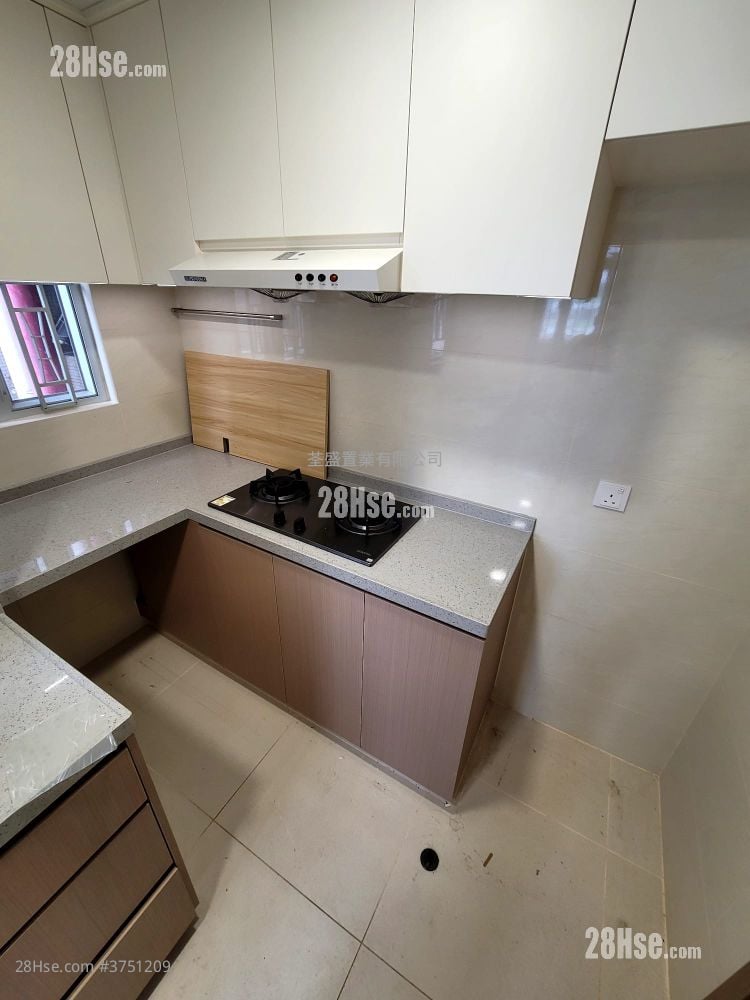 廚房: 登發大廈 租盤 1 浴室 230 平方呎