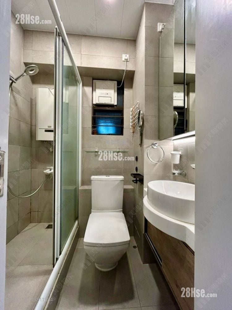 Wai Wah Centre Sell 2 Bedrooms 358 ft²