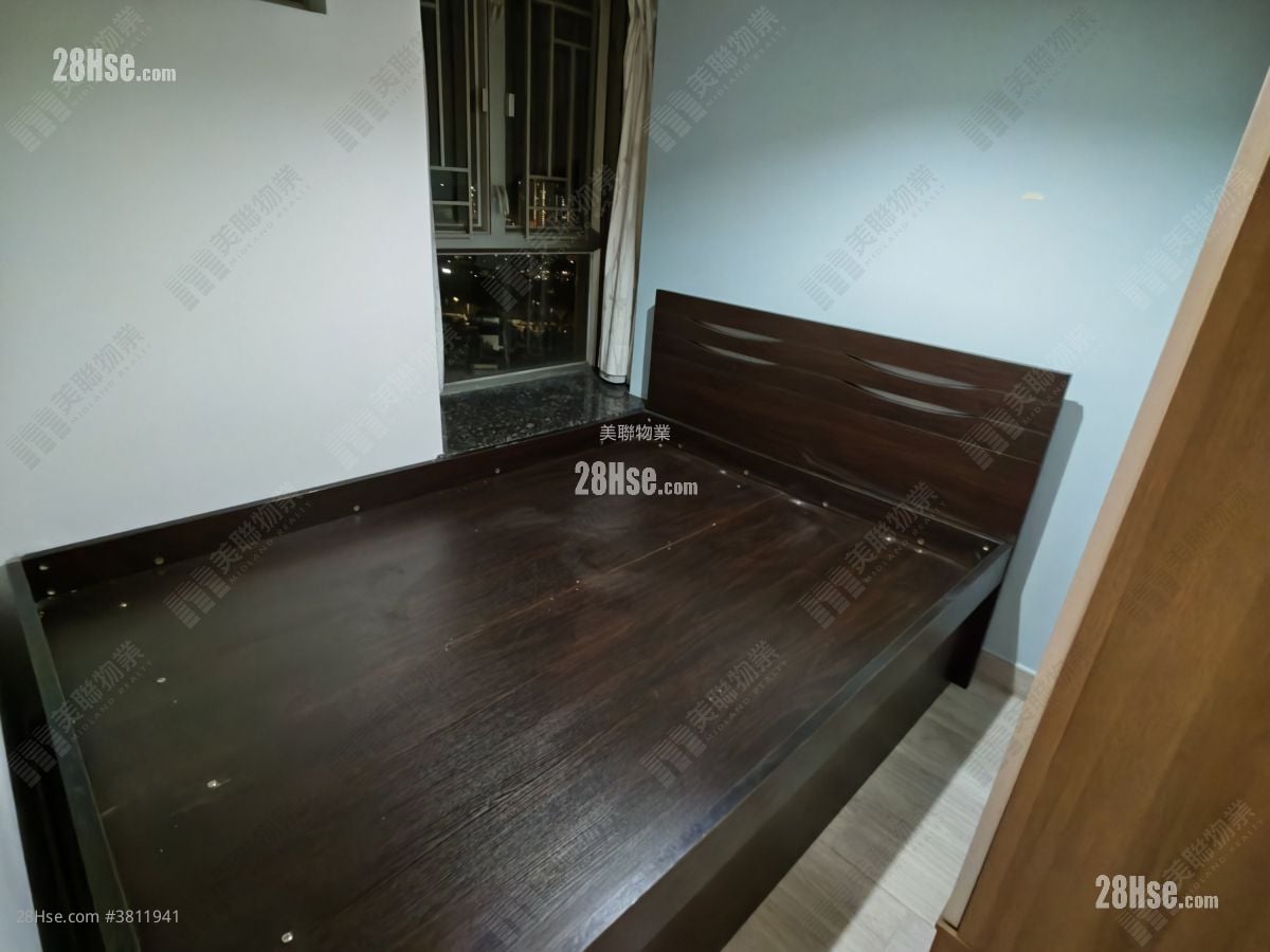 Yoho Town Sell 2 Bedrooms , 1 Bathroom 422 ft²