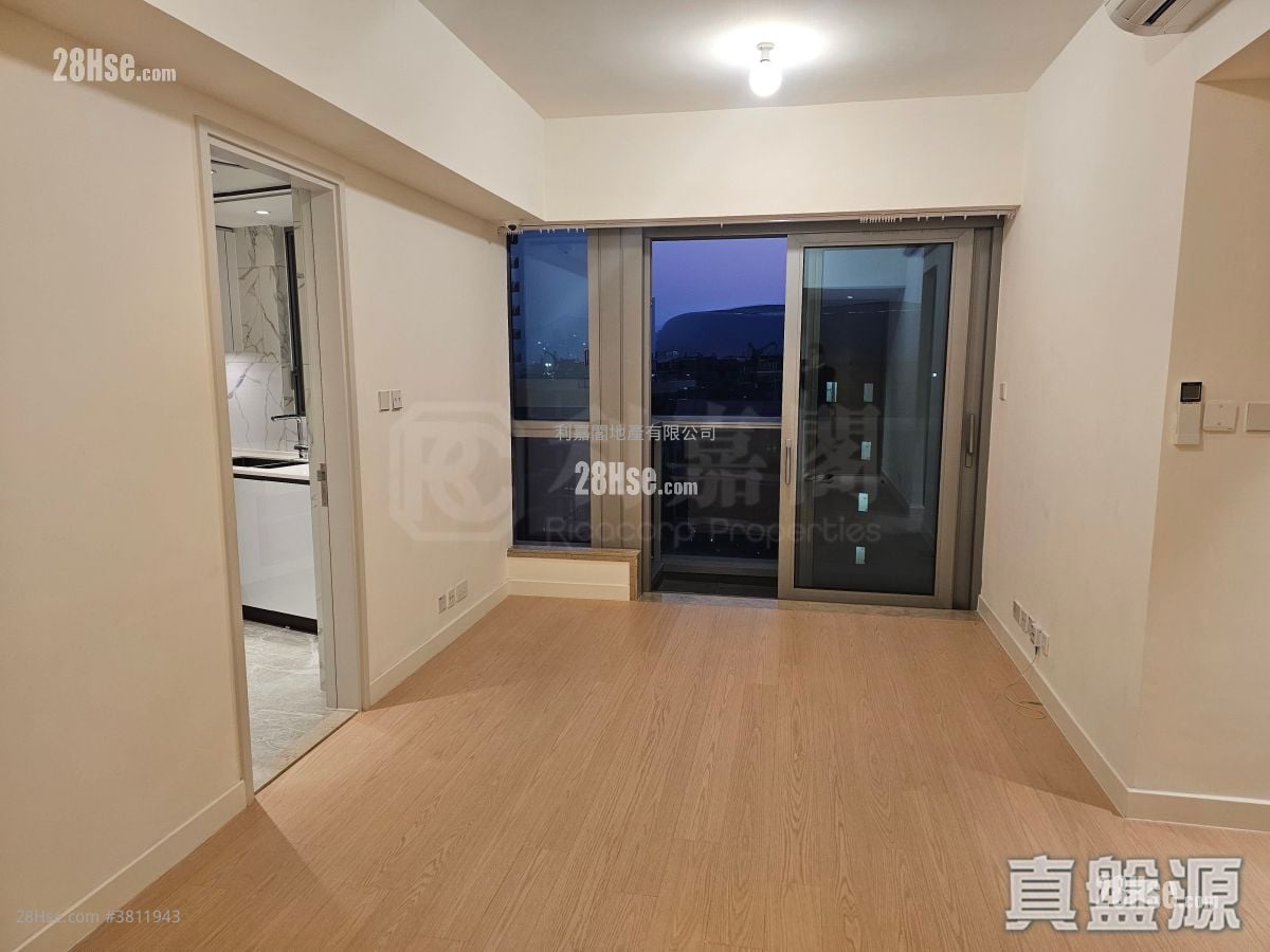 Monaco Sell 4 Bedrooms 961 ft²