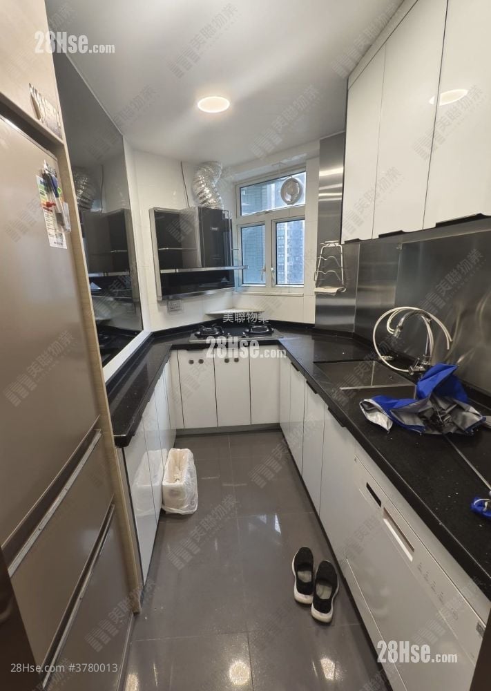 峻滢 售盘 3 房 , 2 浴室 693 平方尺