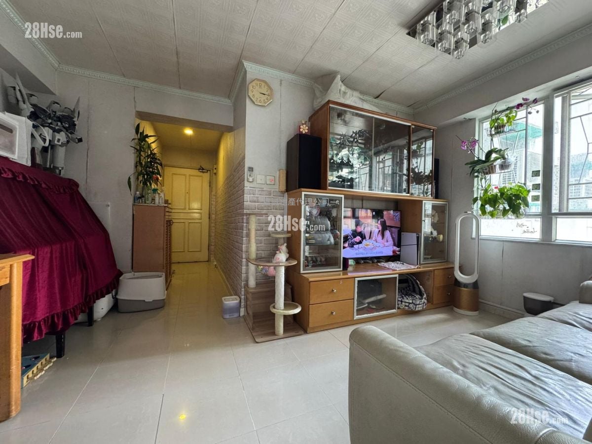 宏景花园 售盘 3 房 , 1 浴室 574 平方尺