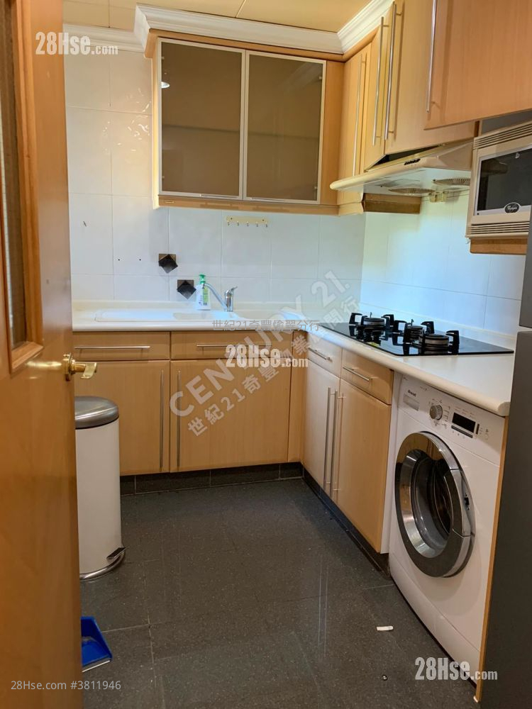 Castello Sell 2 Bedrooms , 1 Bathroom 547 ft²