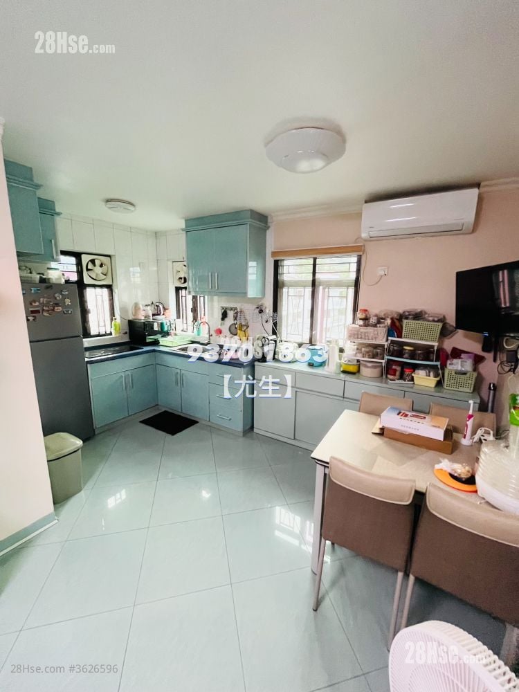 村屋 售盘 3 房 , 1 浴室 700 平方尺