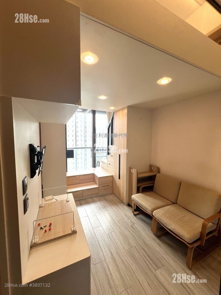 The Vantage Rental Studio , 1 Bathroom 189 ft²