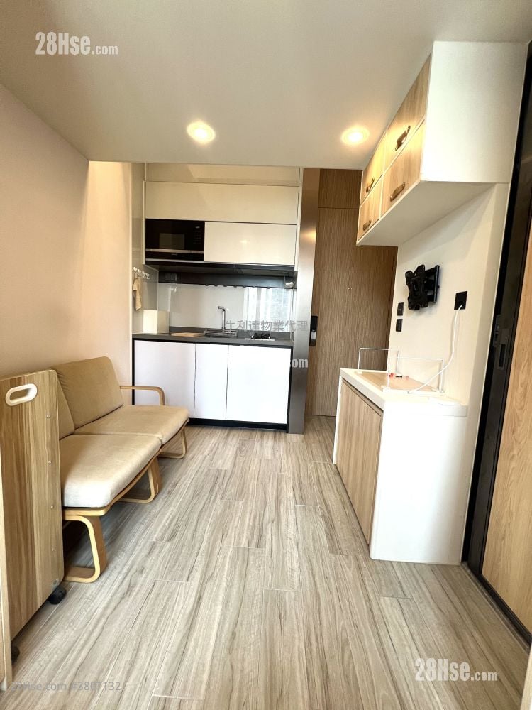 The Vantage Rental Studio , 1 Bathroom 189 ft²