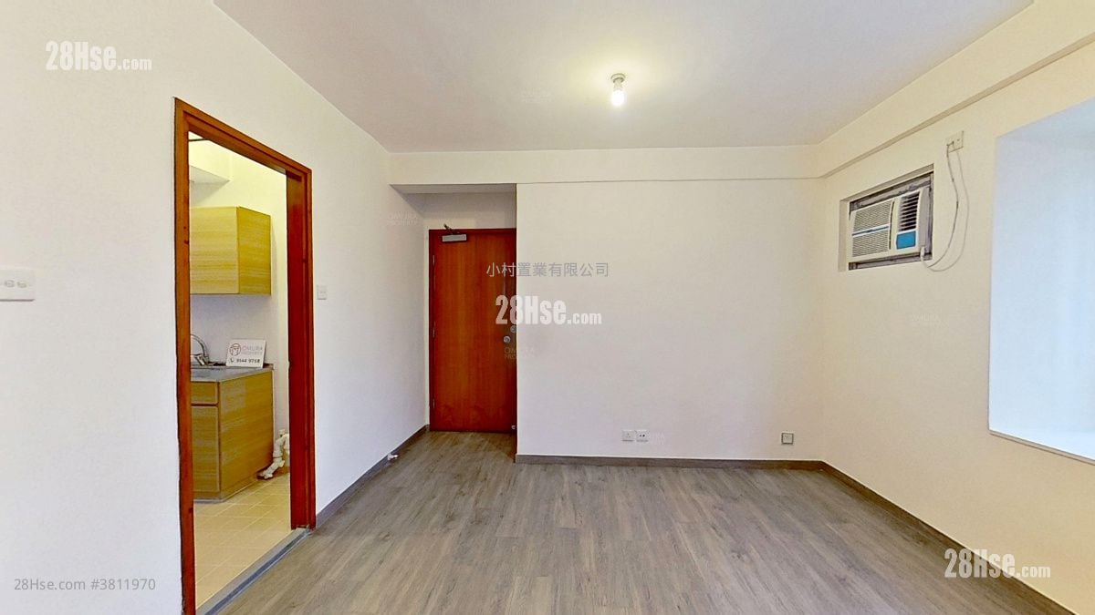 living room: Tung Shing Terrace Rental 2 Bedrooms , 1 Bathroom 364 ft²