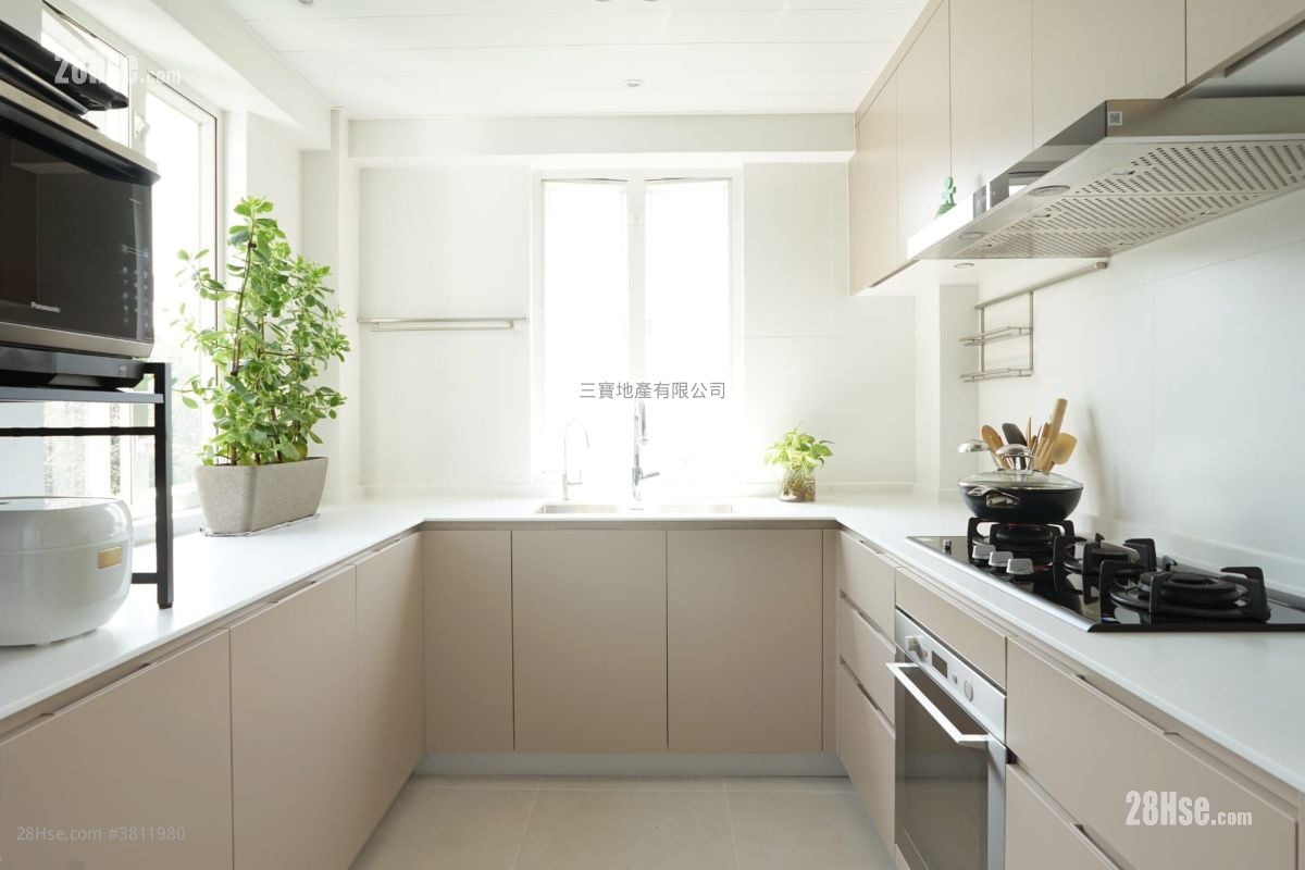 Y. Y. Mansions Sell 3 Bedrooms , 2 Bathrooms 1,112 ft²