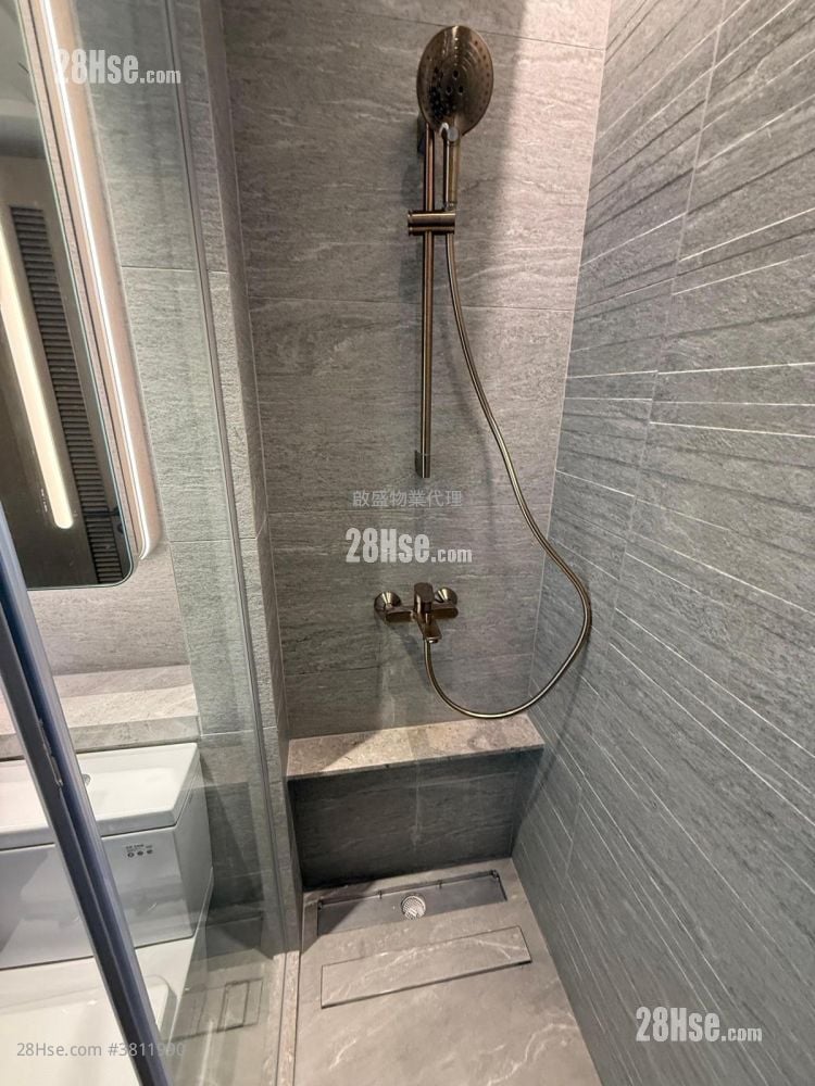 Uptown East Sell 1 Bedroom , 1 Bathroom 336 ft²