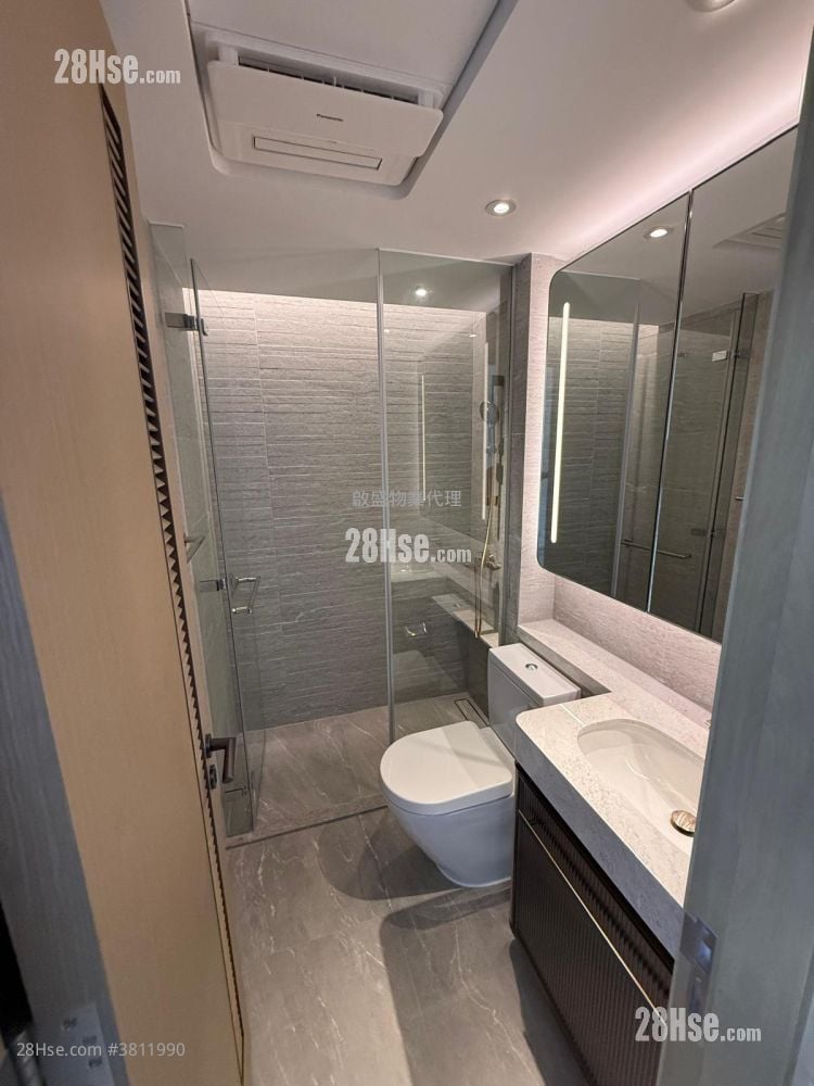 Uptown East Sell 1 Bedroom , 1 Bathroom 336 ft²