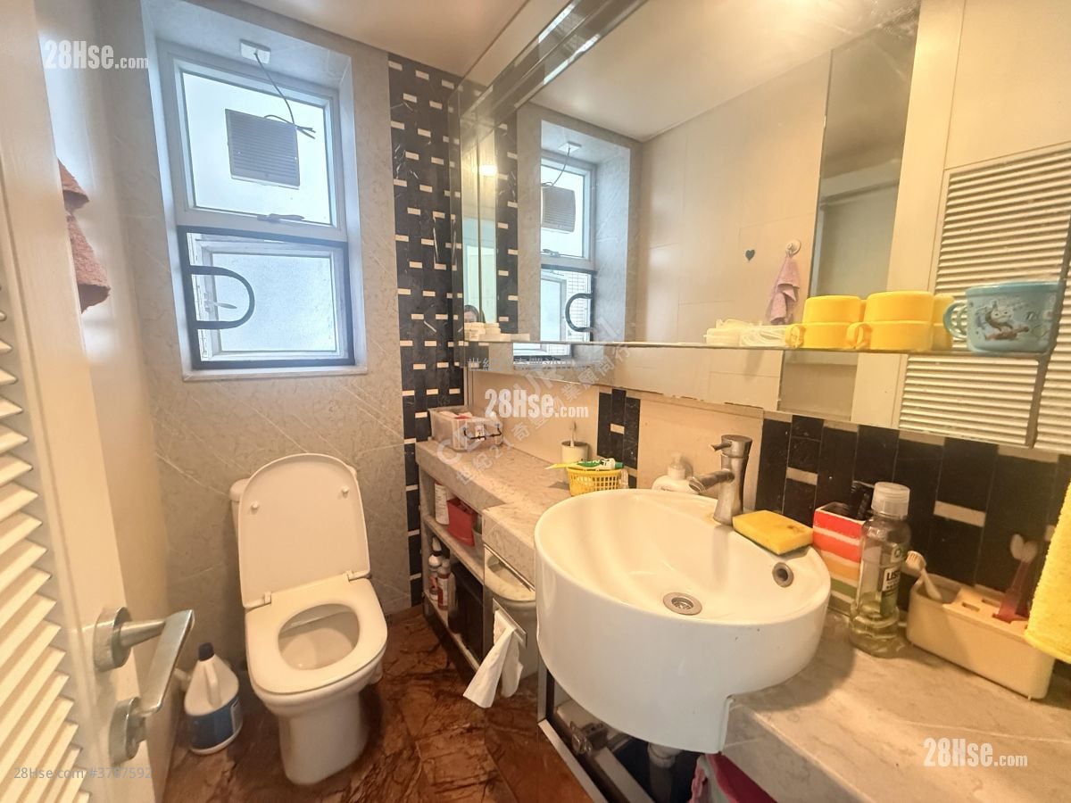 Festival City Sell 4 Bedrooms , 2 Bathrooms 961 ft²