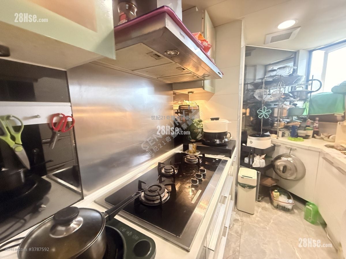 Festival City Sell 4 Bedrooms , 2 Bathrooms 961 ft²