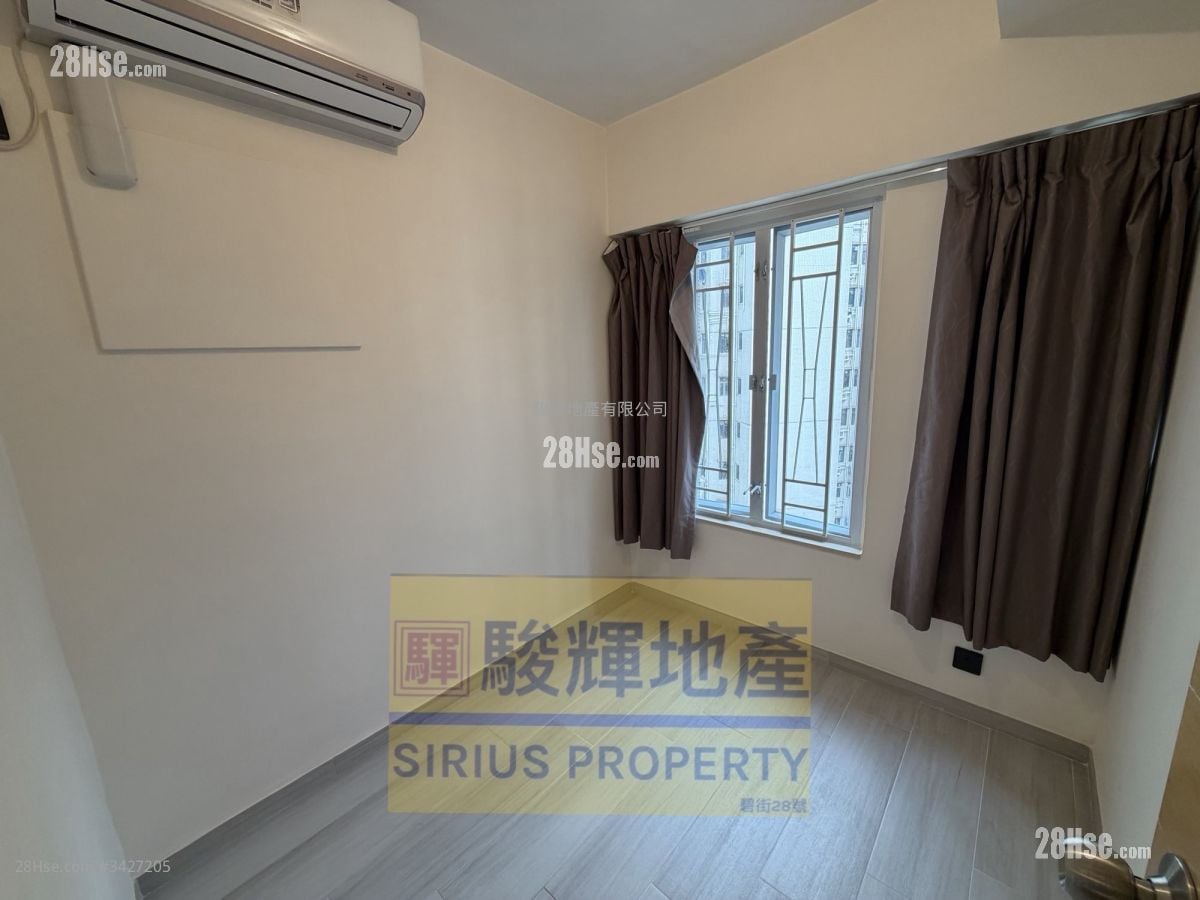 Green View Court Sell 2 Bedrooms , 1 Bathroom 326 ft²