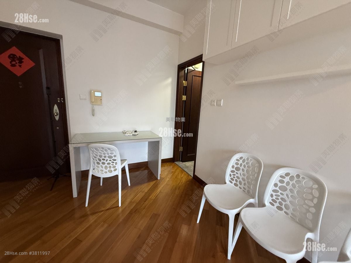 厅: 御龙山 租盘 2 房 , 1 浴室 554 平方尺