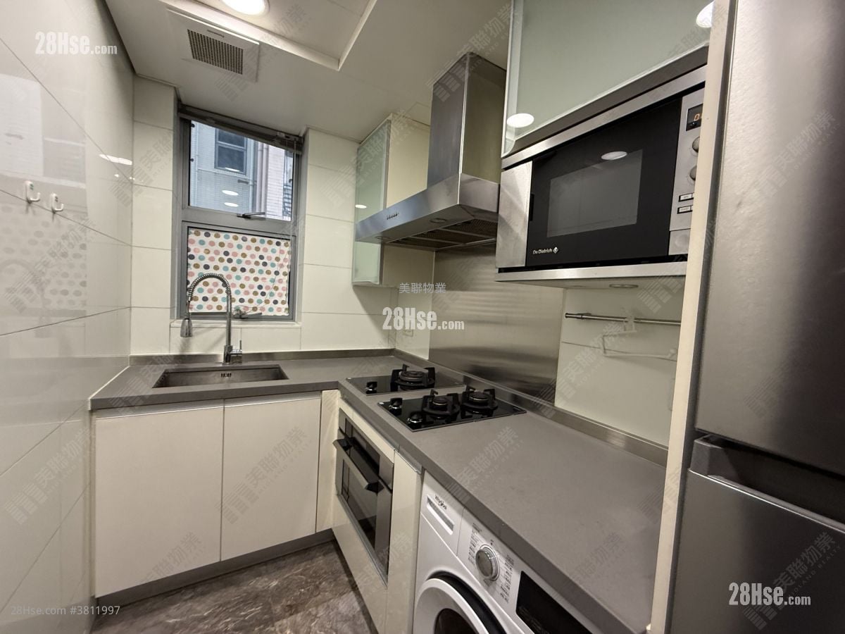 厨房: 御龙山 租盘 2 房 , 1 浴室 554 平方尺