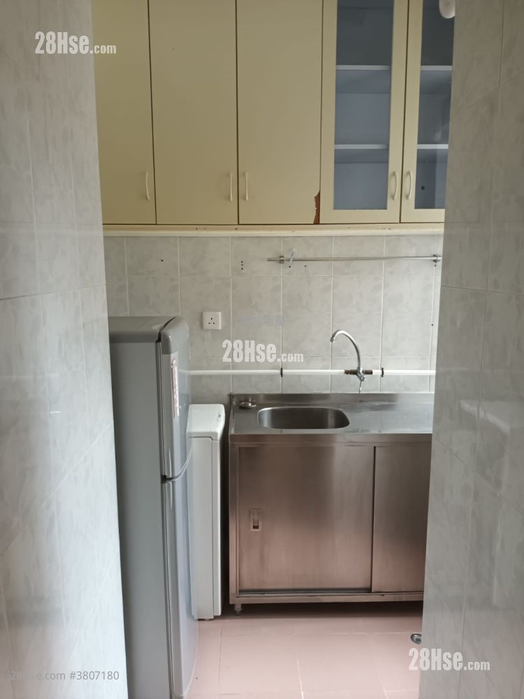 Chong Yip Centre Rental 2 Bedrooms , 1 Bathroom 305 ft²