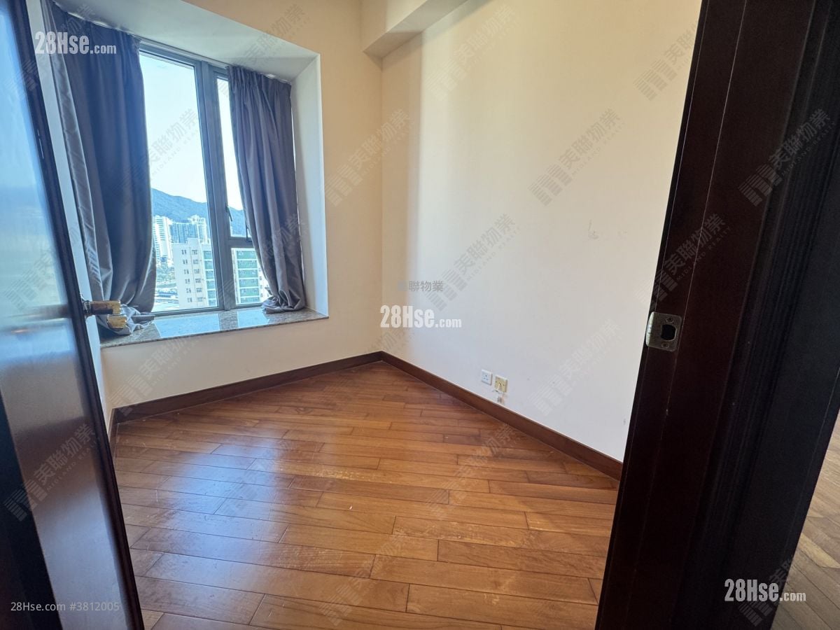 bedroom 1: The Palazzo Sell 3 Bedrooms , 2 Bathrooms 1,016 ft²