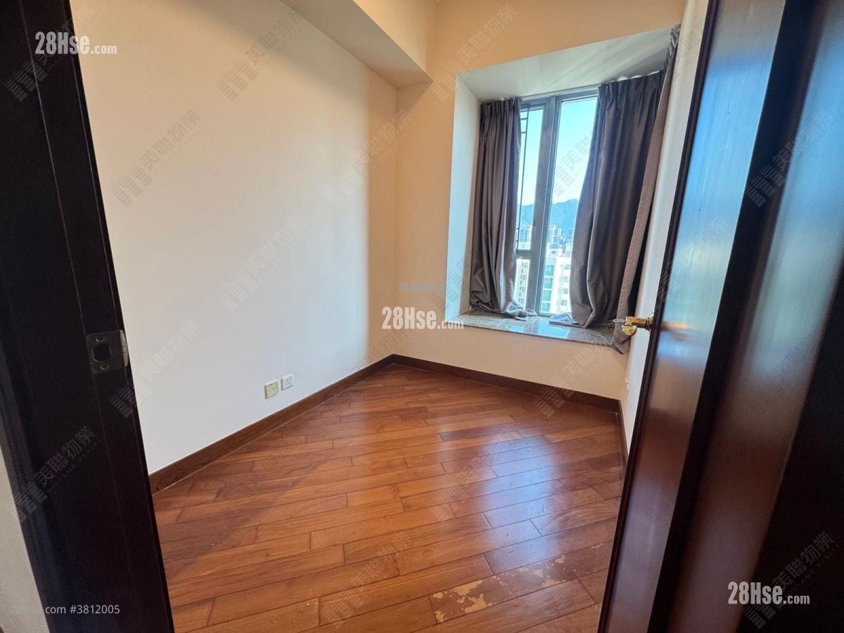 bedroom 1: The Palazzo Sell 3 Bedrooms , 2 Bathrooms 1,016 ft²