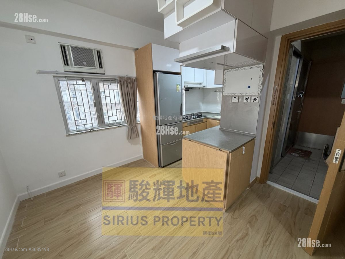 Hung Wai Building Sell 2 Bedrooms , 1 Bathroom 306 ft²