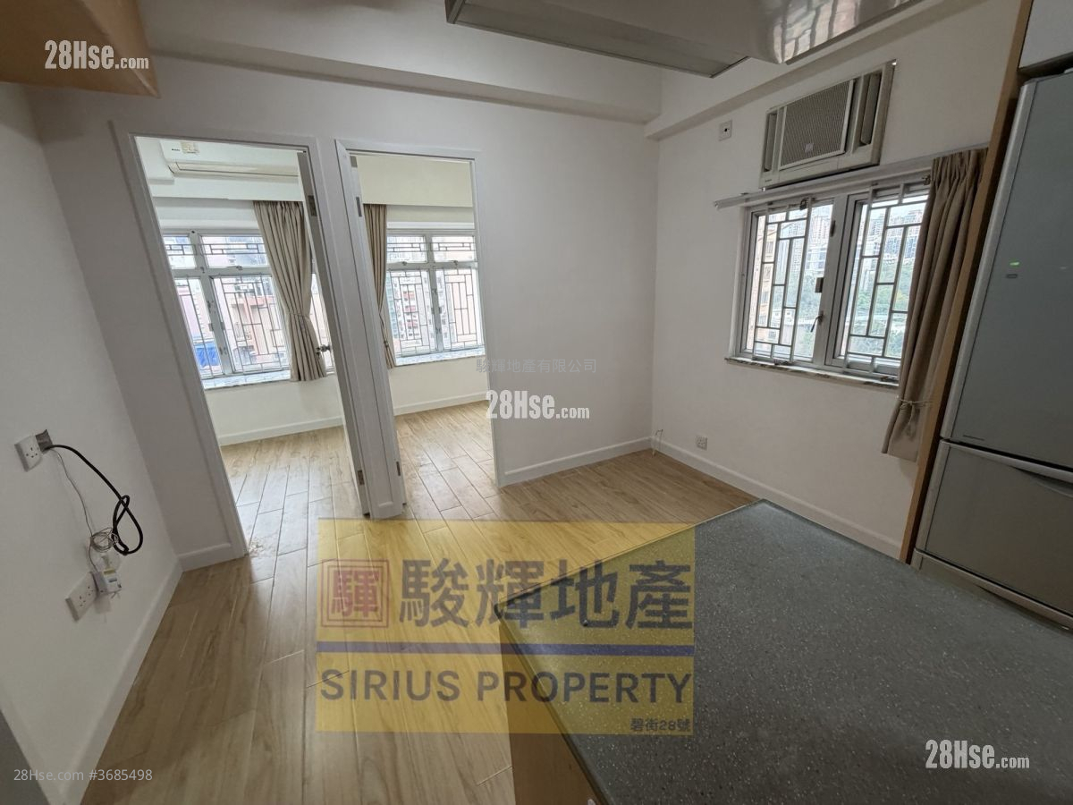 Hung Wai Building Sell 2 Bedrooms , 1 Bathroom 306 ft²