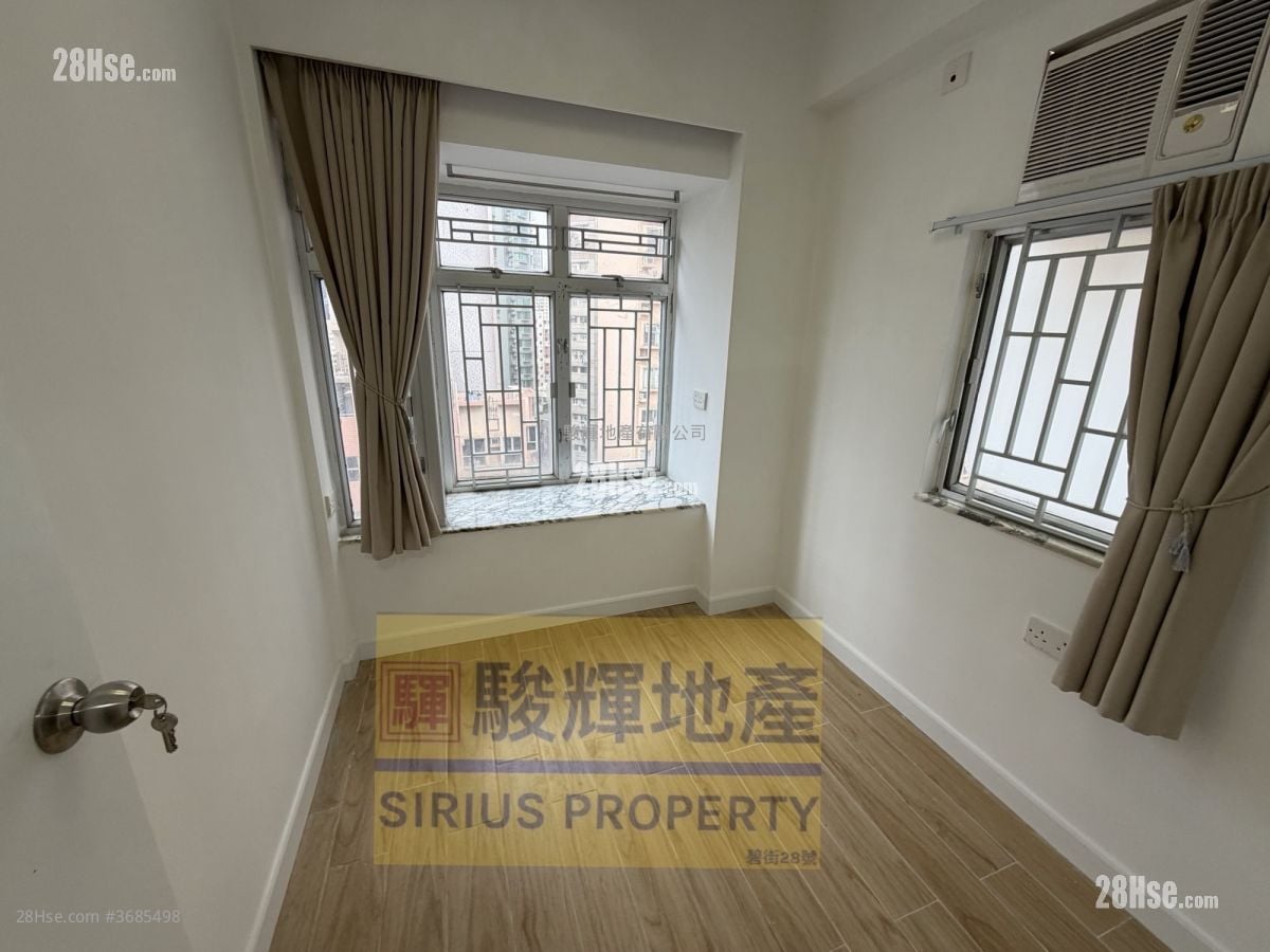 Hung Wai Building Sell 2 Bedrooms , 1 Bathroom 306 ft²