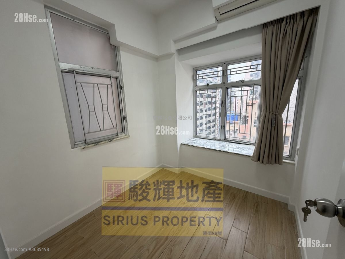 Hung Wai Building Sell 2 Bedrooms , 1 Bathroom 306 ft²
