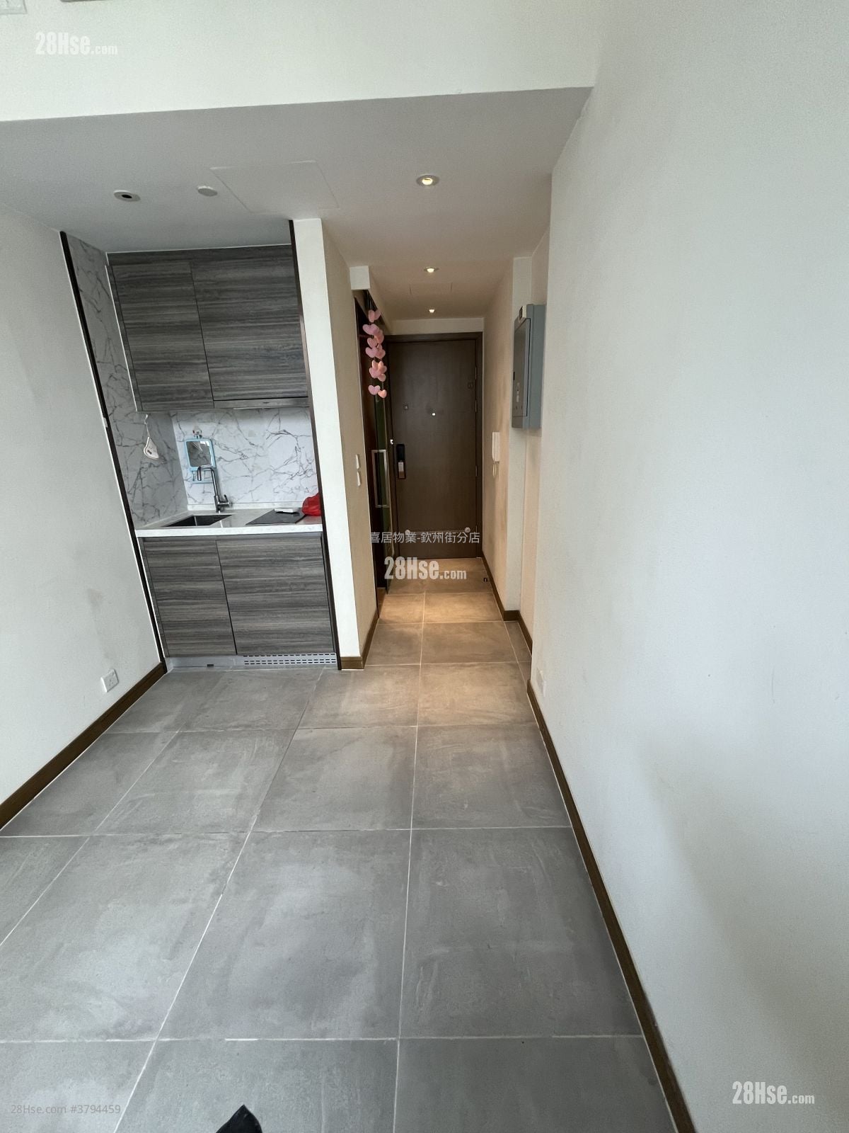 AVA61 售盘 2 房 , 1 浴室 150 平方尺