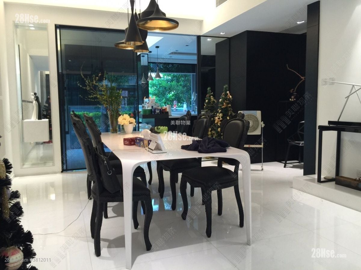 葡萄园 售盘 3 房 2,389 平方尺