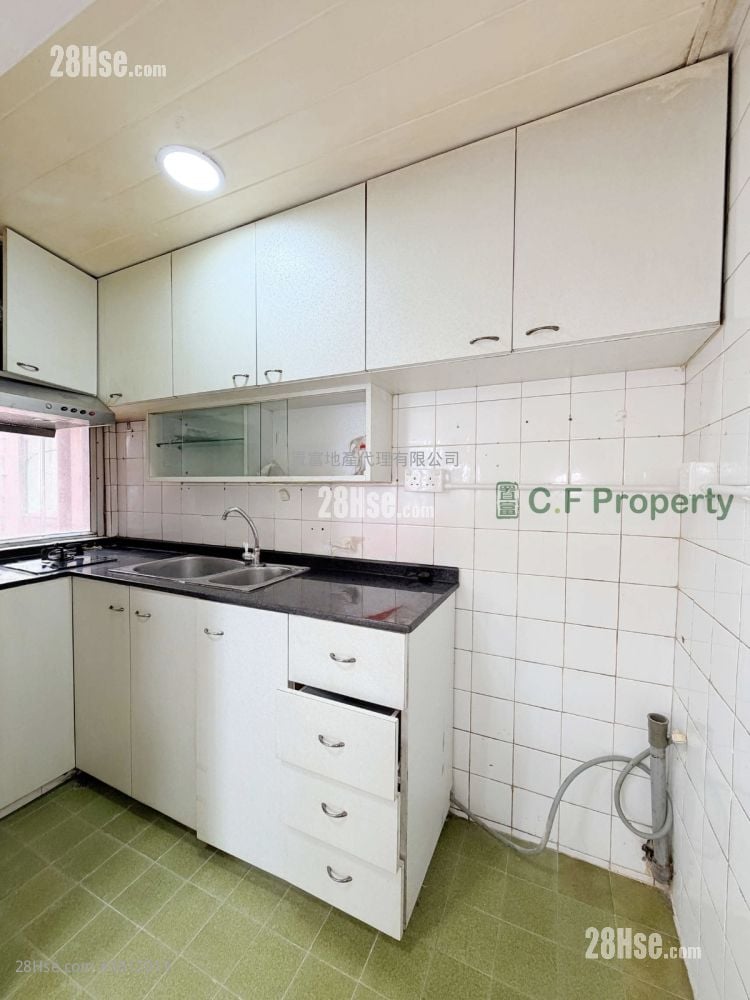 单幢楼房 租盘 3 房 , 1 浴室 435 平方尺