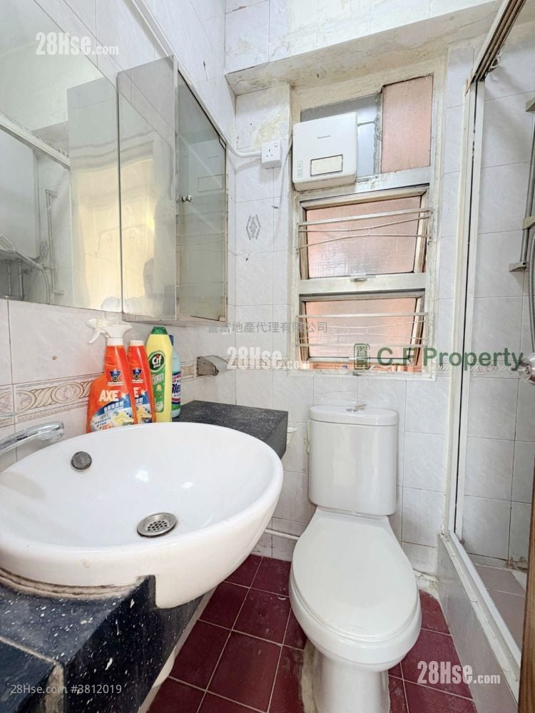 单幢楼房 租盘 3 房 , 1 浴室 435 平方尺