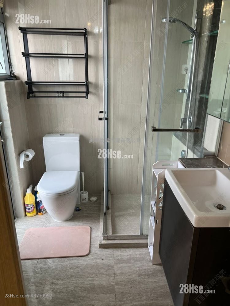 The Reach Rental 2 Bedrooms , 1 Bathroom 356 ft²