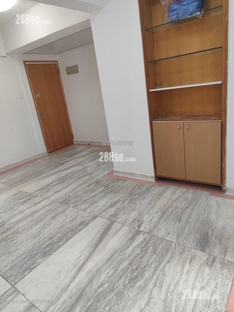 唐楼 租盘 2 房 , 1 浴室 320 平方尺