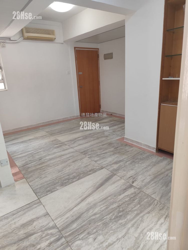 唐楼 租盘 2 房 , 1 浴室 320 平方尺