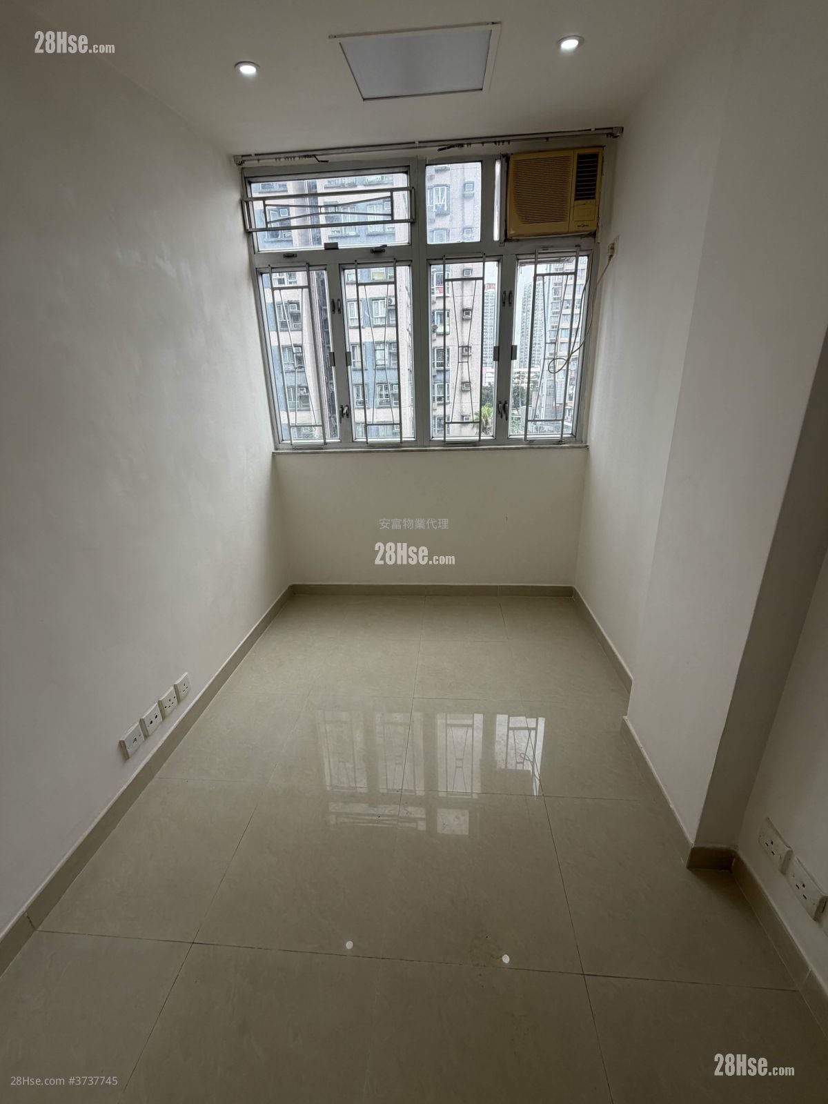 唐樓 租盤 100 平方呎