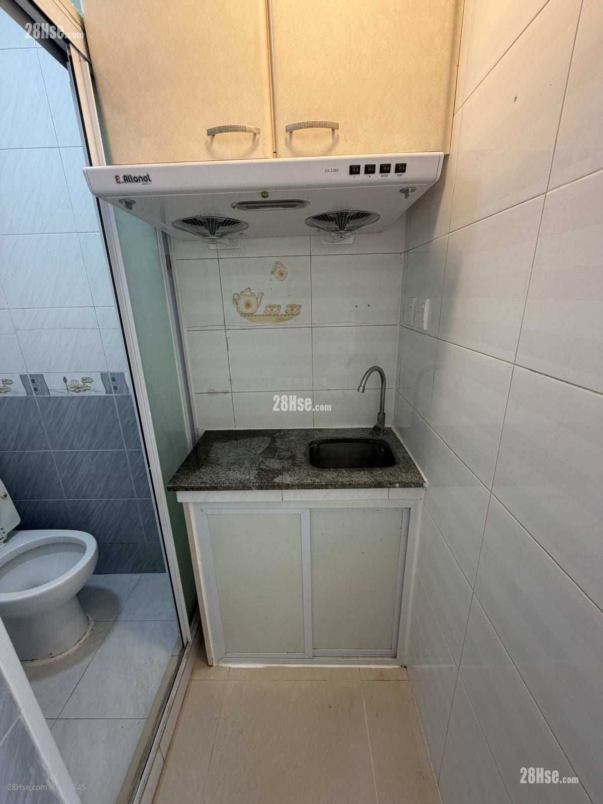 唐樓 租盤 100 平方呎