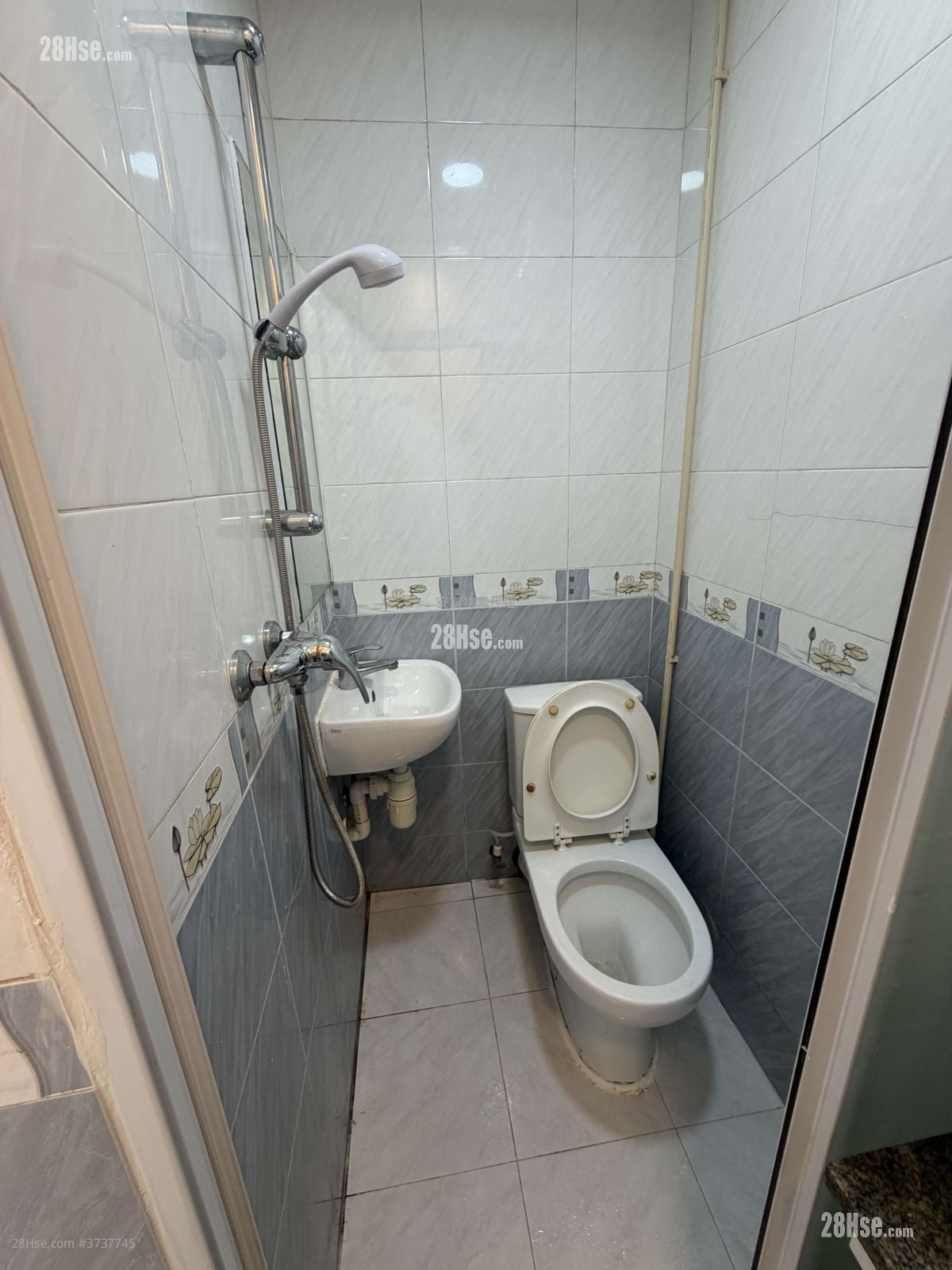 唐樓 租盤 100 平方呎