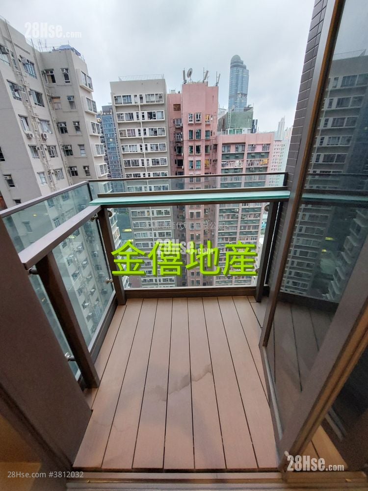 Seven Victory Avenue Rental Studio , 1 Bathroom 180 ft²