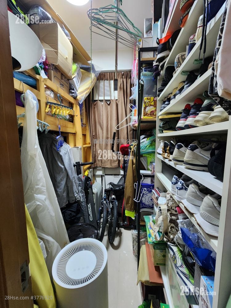 Scenic Court Sell 2 Bedrooms , 1 Bathroom 358 ft²