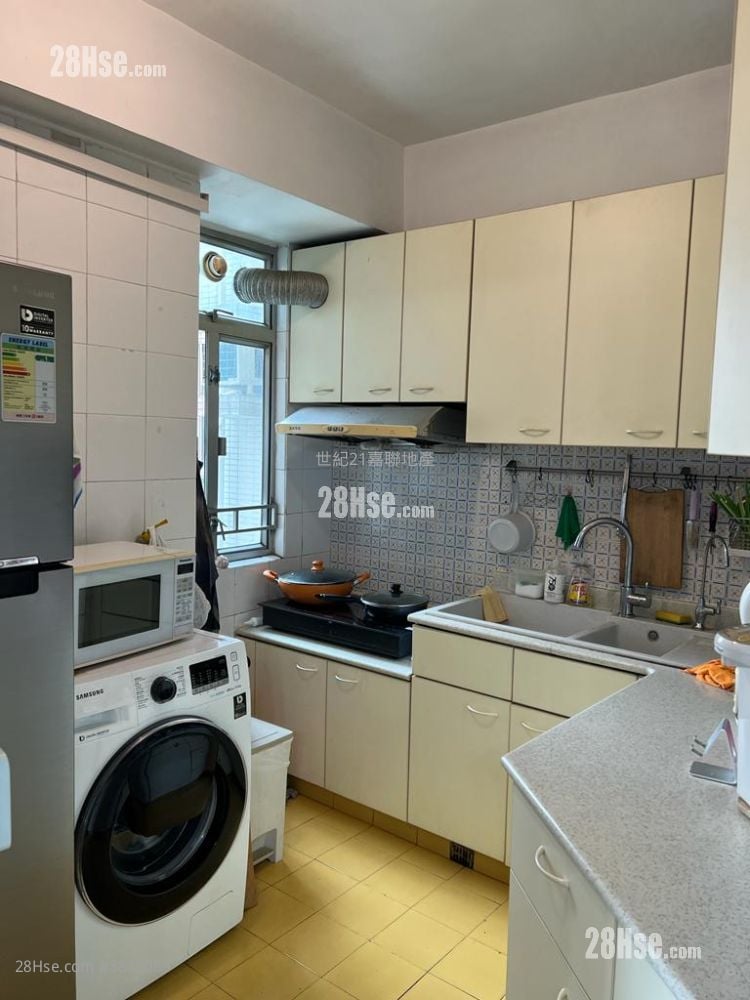 Marina Habitat Sell 3 Bedrooms , 2 Bathrooms 605 ft²