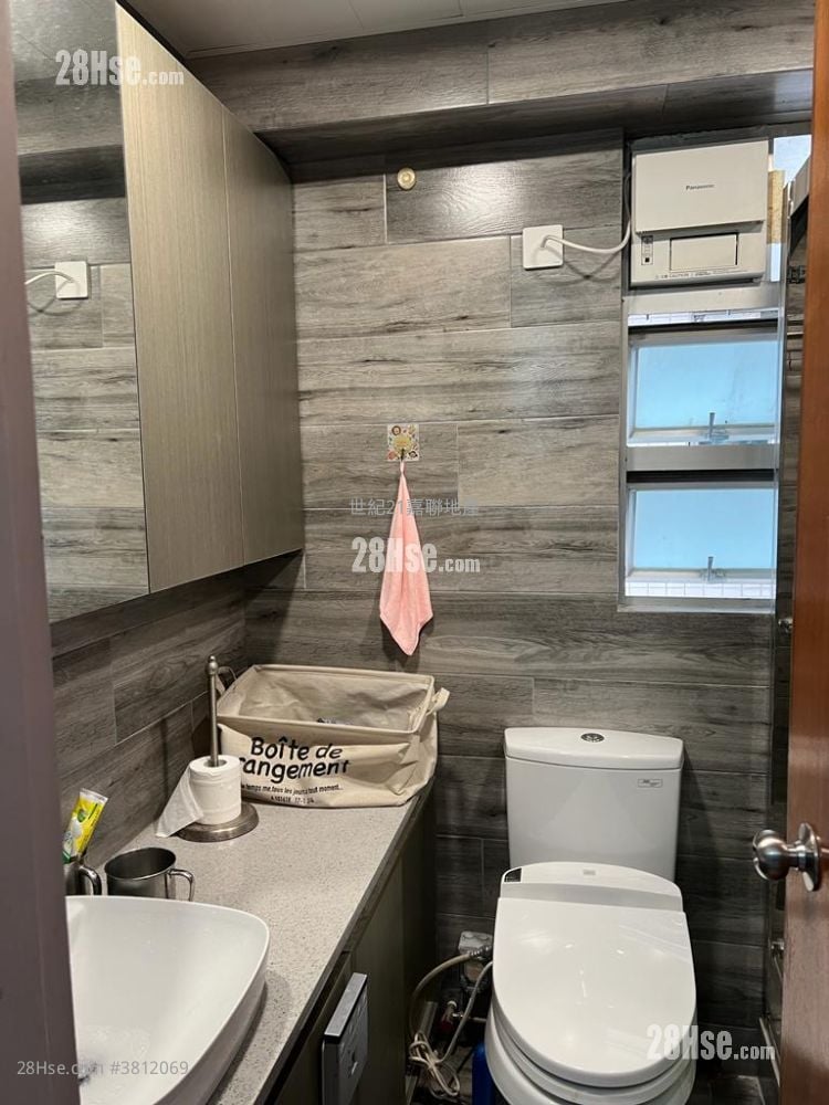 Marina Habitat Sell 3 Bedrooms , 2 Bathrooms 605 ft²