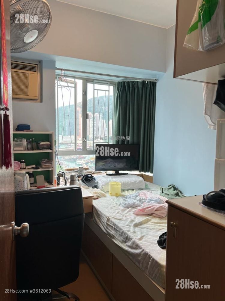 Marina Habitat Sell 3 Bedrooms , 2 Bathrooms 605 ft²