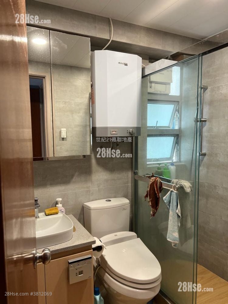 Marina Habitat Sell 3 Bedrooms , 2 Bathrooms 605 ft²