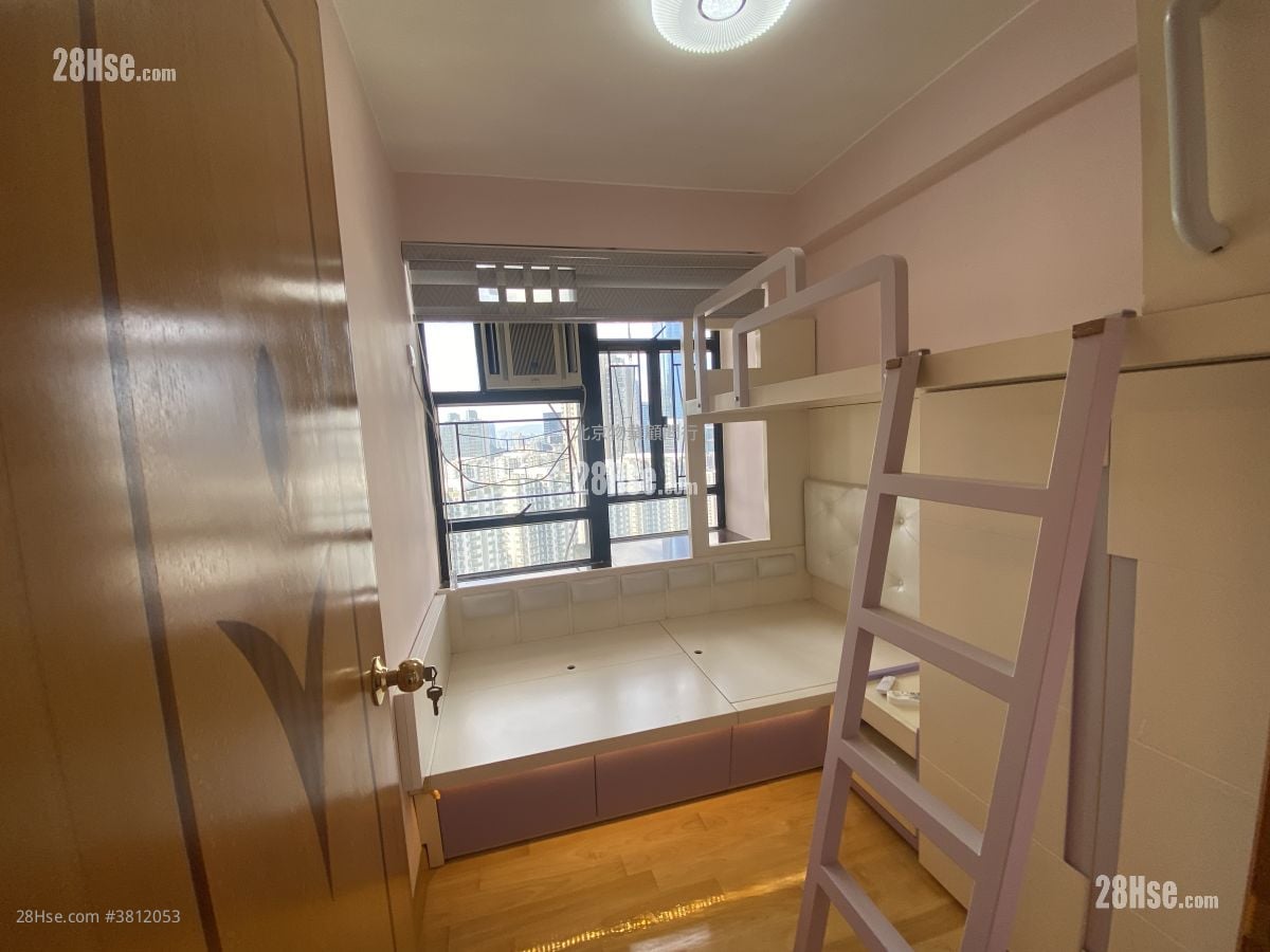 Kornhill Rental 2 Bedrooms 529 ft²