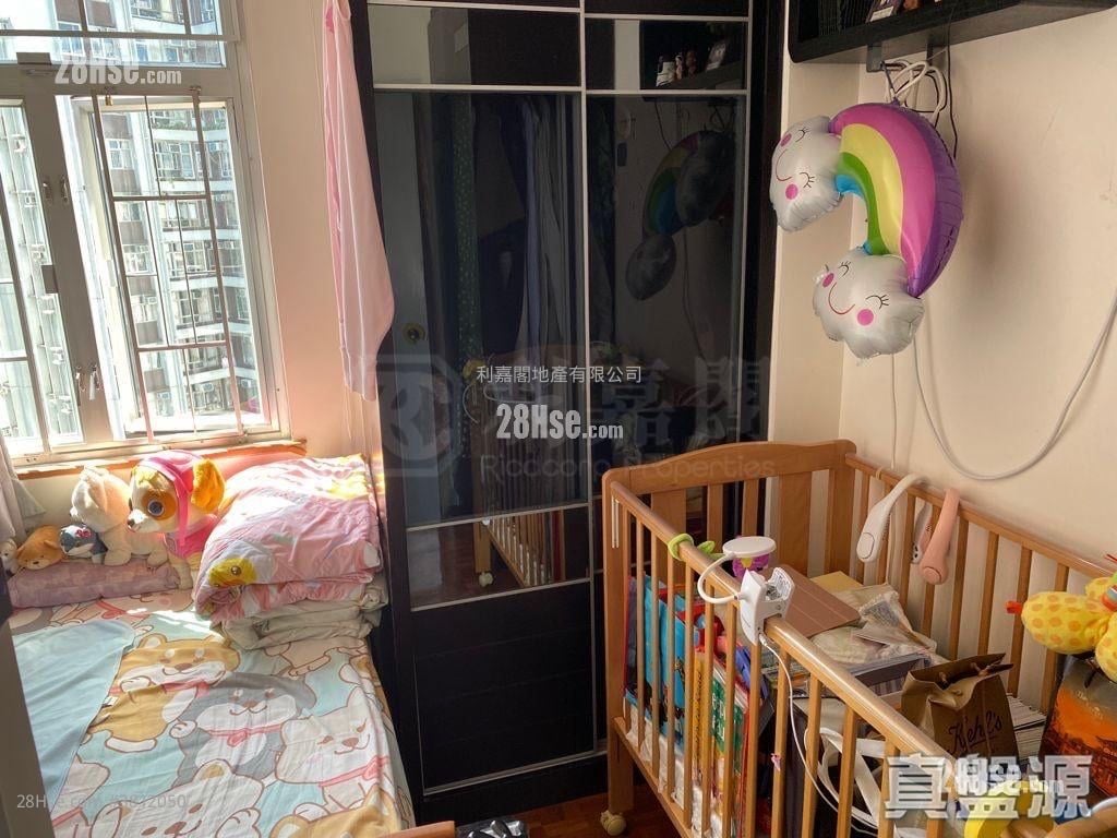 太古城 售盤 3 房 , 1 浴室 689 平方呎