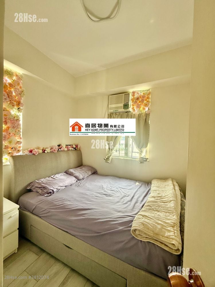 Hung Kwong Building Sell 2 Bedrooms , 1 Bathroom 412 ft²