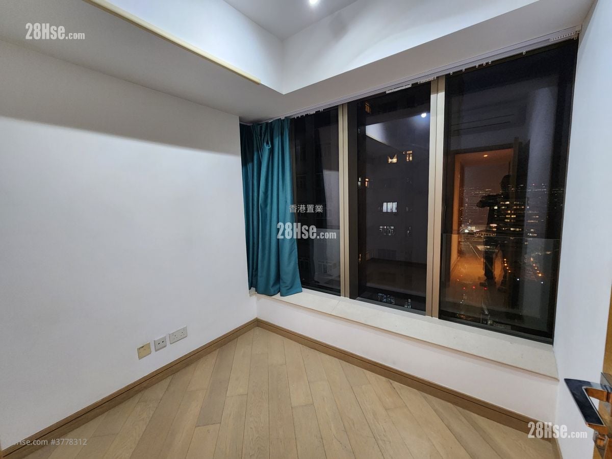 Macpherson Place Rental 2 Bedrooms , 1 Bathroom 555 ft²