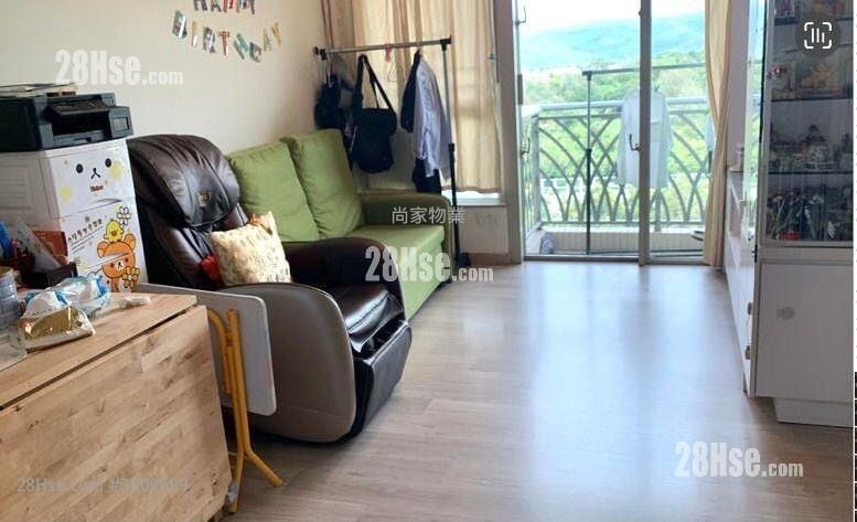 Uptown Sell 3 Bedrooms , 2 Bathrooms 759 ft²