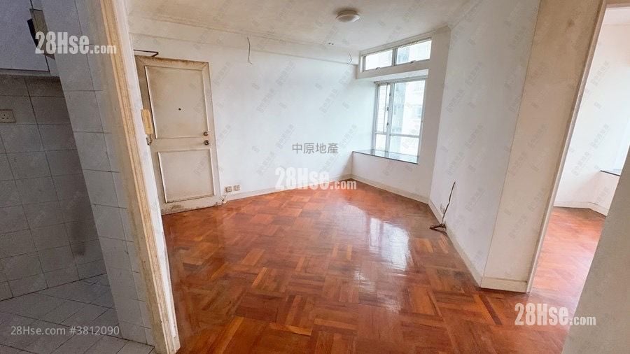 Kingswood Villas Sell 2 Bedrooms 448 ft²