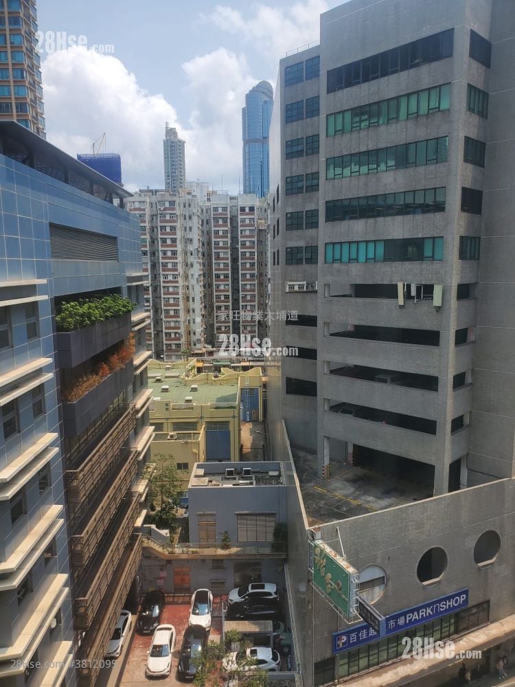 Peony House Sell 3 Bedrooms , 1 Bathroom 395 ft²