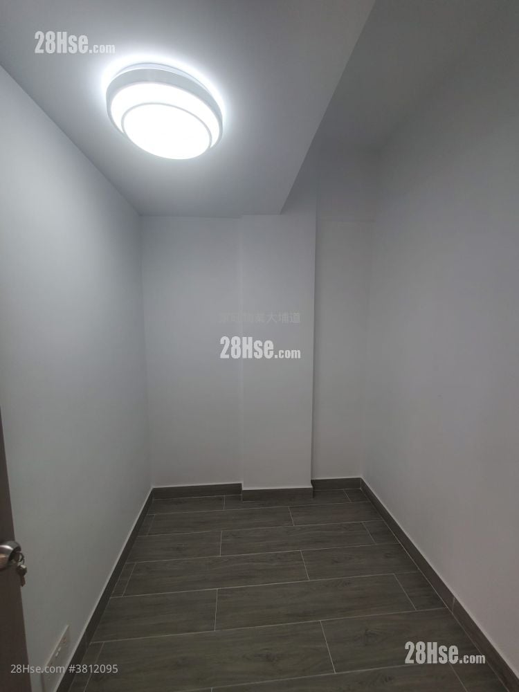 Peony House Sell 3 Bedrooms , 1 Bathroom 395 ft²